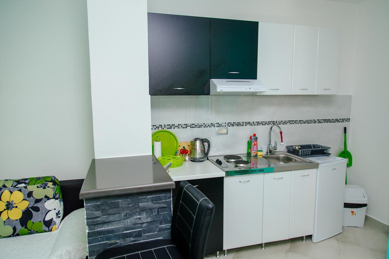 Apartmani Mozaici Risan Exterior photo